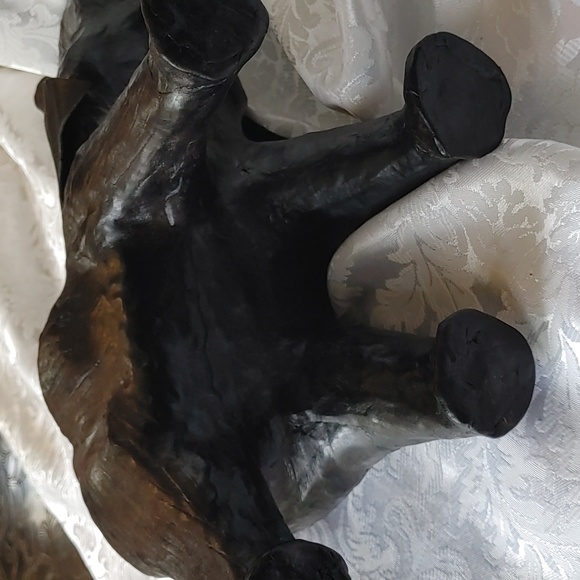 Two Elephant Figures - Picture 13 of 14